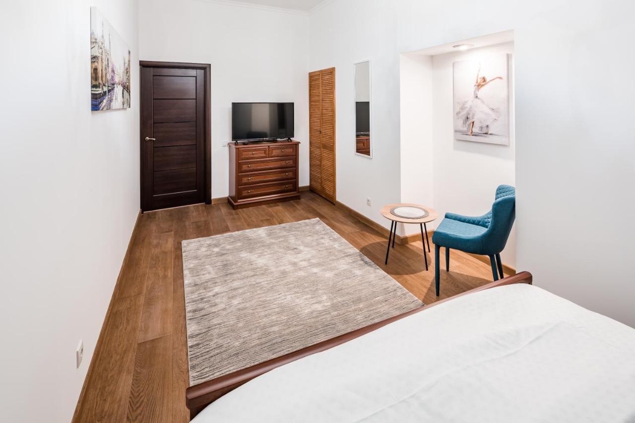 Romari Площа Міцкевича Lviv Extérieur photo